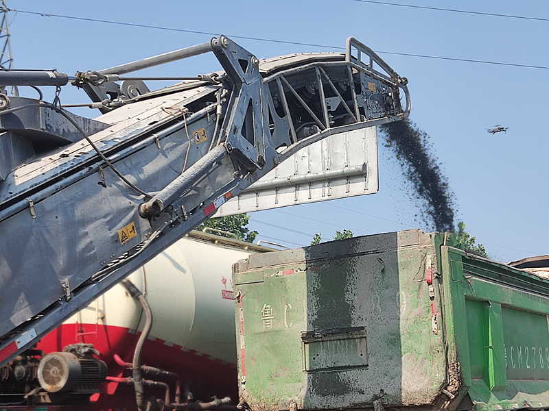 第二區(qū)域項目部S102省道小修項目工程動態(tài)