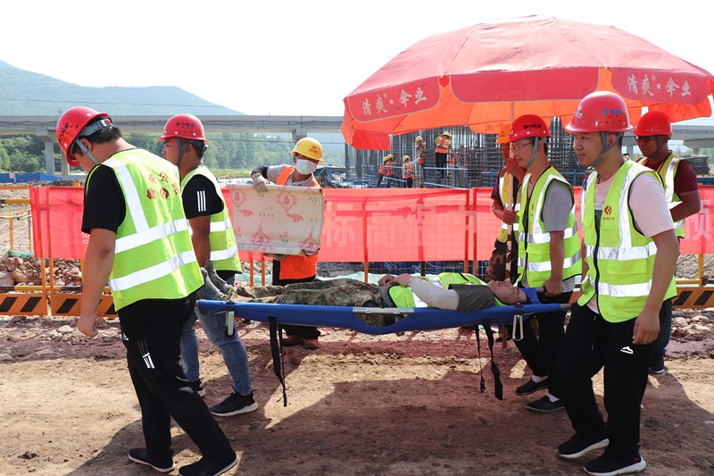 25、中暑人員送往醫(yī)院搶救，演練活動結束_副本