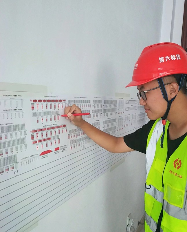 我是魯中公路的新兵：臨臨高速項目部實習(xí)生陳建寧