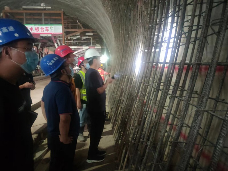 臨臨高速項(xiàng)目辦、總監(jiān)辦工程技術(shù)部對(duì)臨臨高速六標(biāo)進(jìn)行日常安全、質(zhì)量檢查