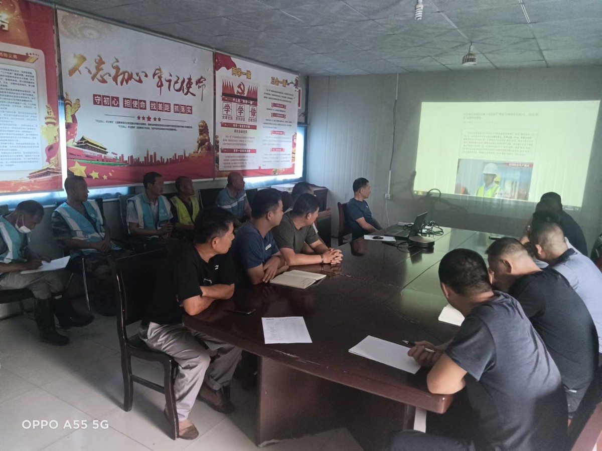 淄川拌合站抓安全保質(zhì)量促生產(chǎn)