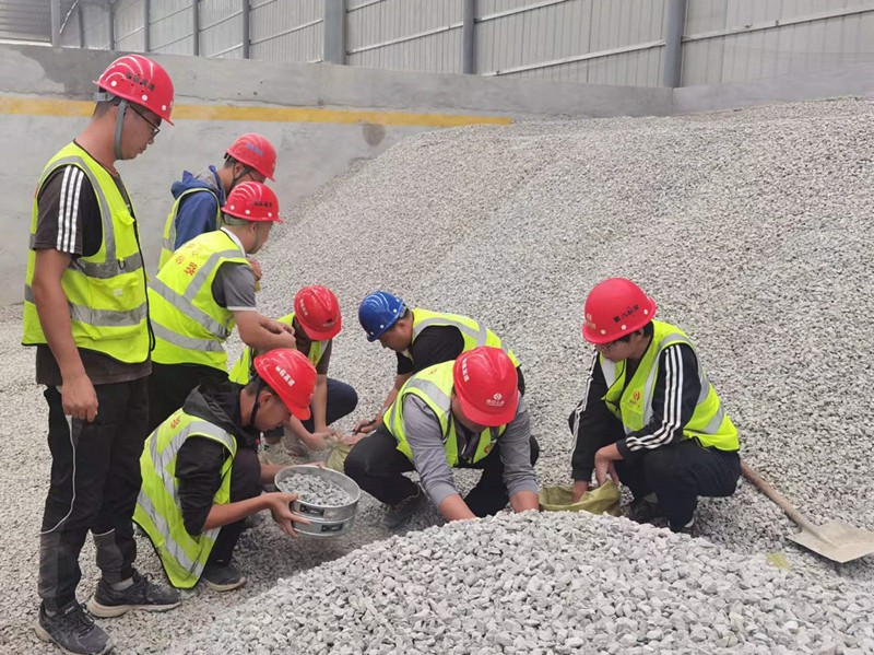 臨臨項目第四方檢測對臨臨高速六標進行原材抽樣