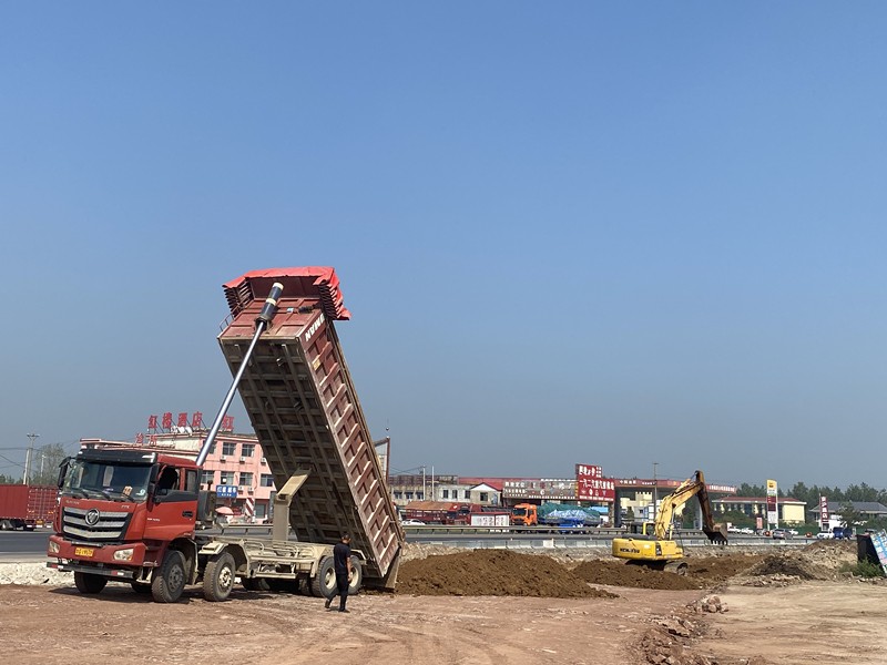 臨沂分公司忘我工作，以實干促大干