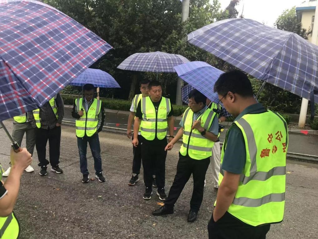 挖潛增效保進(jìn)度，客觀實(shí)際定目標(biāo)——項(xiàng)目策劃專(zhuān)家組對(duì)高淄路中修項(xiàng)目實(shí)地調(diào)研