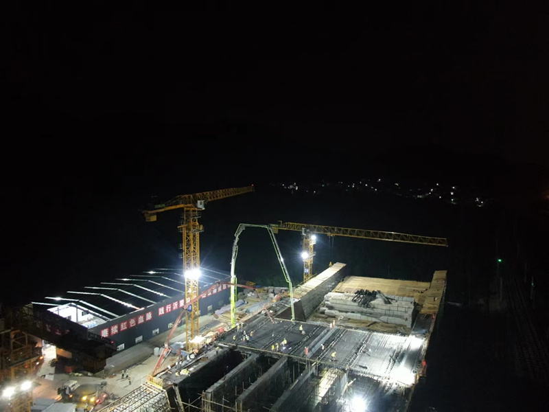 澆筑過程航拍圖_副本