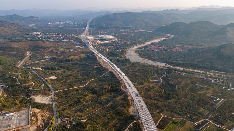 臨臨高速六標(biāo)獲評(píng)2022年度平安工地建設(shè) 省級(jí)典型工地并獲業(yè)主10萬元獎(jiǎng)勵(lì)