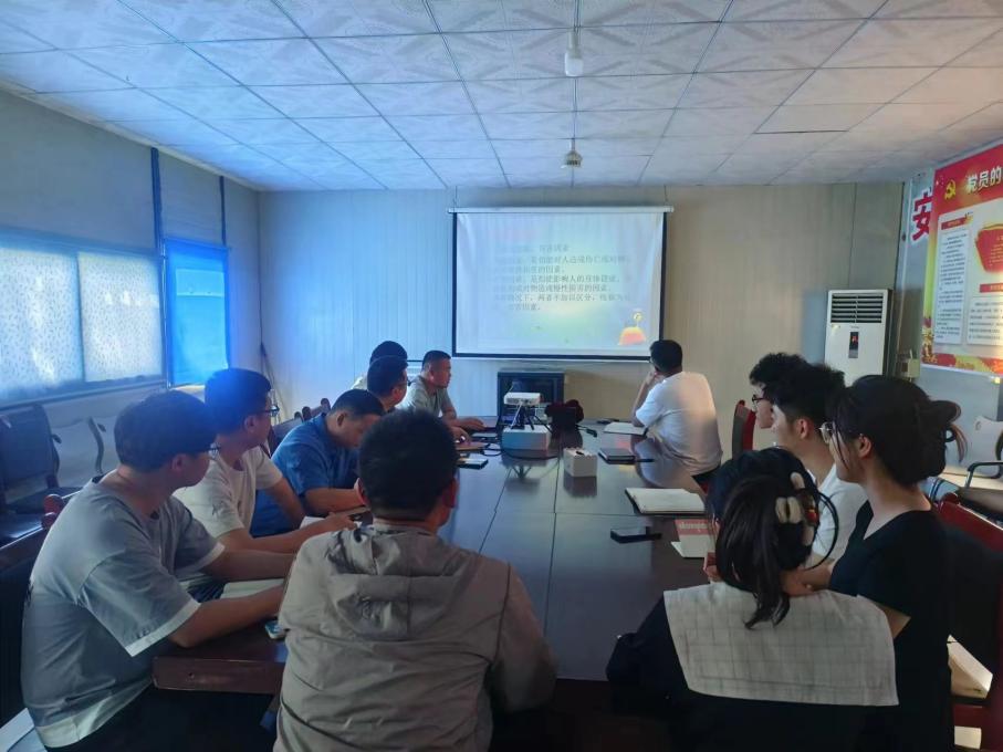 安全從源頭抓起，第二區(qū)域項(xiàng)目部月度安全教育培訓(xùn)開(kāi)講