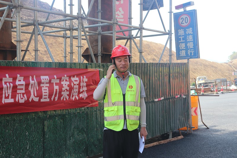 領(lǐng)導(dǎo)接到電話后啟動應(yīng)急預(yù)案_副本 領(lǐng)導(dǎo)接到電話后啟動應(yīng)急預(yù)案_副本