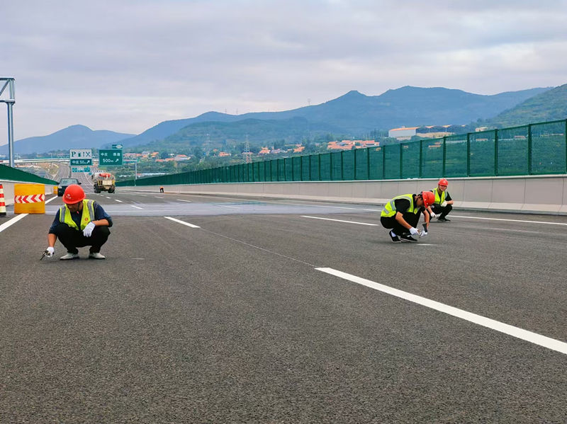 全線徒步（從北到南）路面附著物清理—周仕濤、鄭浩楠、趙嘉澍_副本