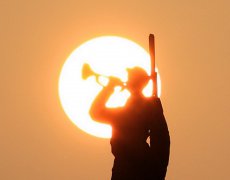 長(zhǎng)征精神激勵(lì)我前行