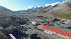 世界海拔最高的高速公路隧道實(shí)現(xiàn)貫通