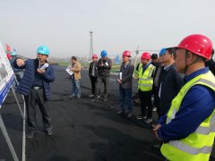 G2項(xiàng)目總監(jiān)辦帶隊(duì)到我部施工現(xiàn)場(chǎng)參加路床水泥土觀摩會(huì)