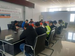 “五一勞動節(jié)”公路施工建設(shè)者堅(jiān)守生產(chǎn)第一線