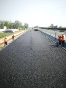 響鞭催快馬，能者挑重?fù)?dān) ——京滬高速公路改擴(kuò)建工程十標(biāo)柔性基層試驗(yàn)路攤鋪