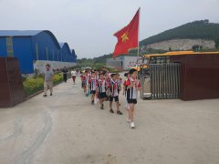 寧陽縣第二小學(xué)走進(jìn)魯中公路新寧高速項(xiàng)目部尋訪“最美建設(shè)者”