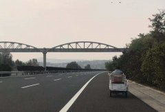 不忘公路暢通，不變交通情懷