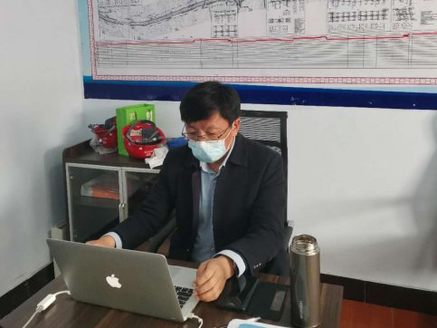 青蘭項(xiàng)目部參加萊蘭萊泰項(xiàng)目辦建設(shè)動員視頻會并表態(tài)發(fā)言