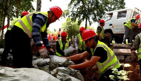 膠海線項(xiàng)目部參加公路防汛暨應(yīng)對突發(fā)事件應(yīng)急演練