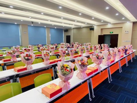 伴你明媚前行——魯中公路組織慶“三八”活動