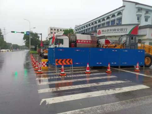 【抓作風(fēng) 創(chuàng)效益】G205博山段用行動(dòng)保暢通獻(xiàn)黨慶