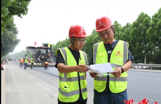 【抓作風(fēng) 創(chuàng)效益】魯中公路勞動(dòng)者拼博奉獻(xiàn)，打造G205山深線品質(zhì)工程—— 為高質(zhì)量發(fā)展構(gòu)筑堅(jiān)實(shí)的“跑道”