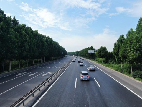 傾力打造G205山深線(xiàn)品質(zhì)工程——把好路修進(jìn)老百姓心坎里