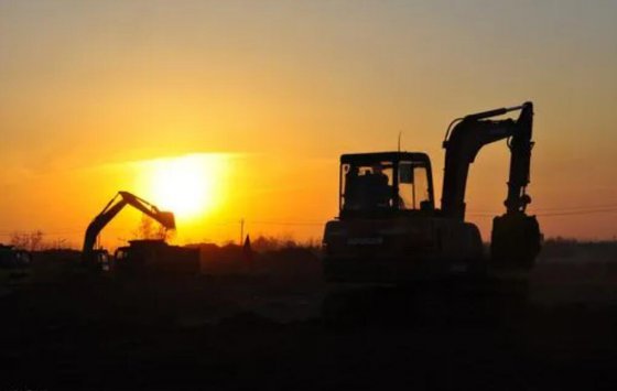 努力拼搏，不負(fù)韶華